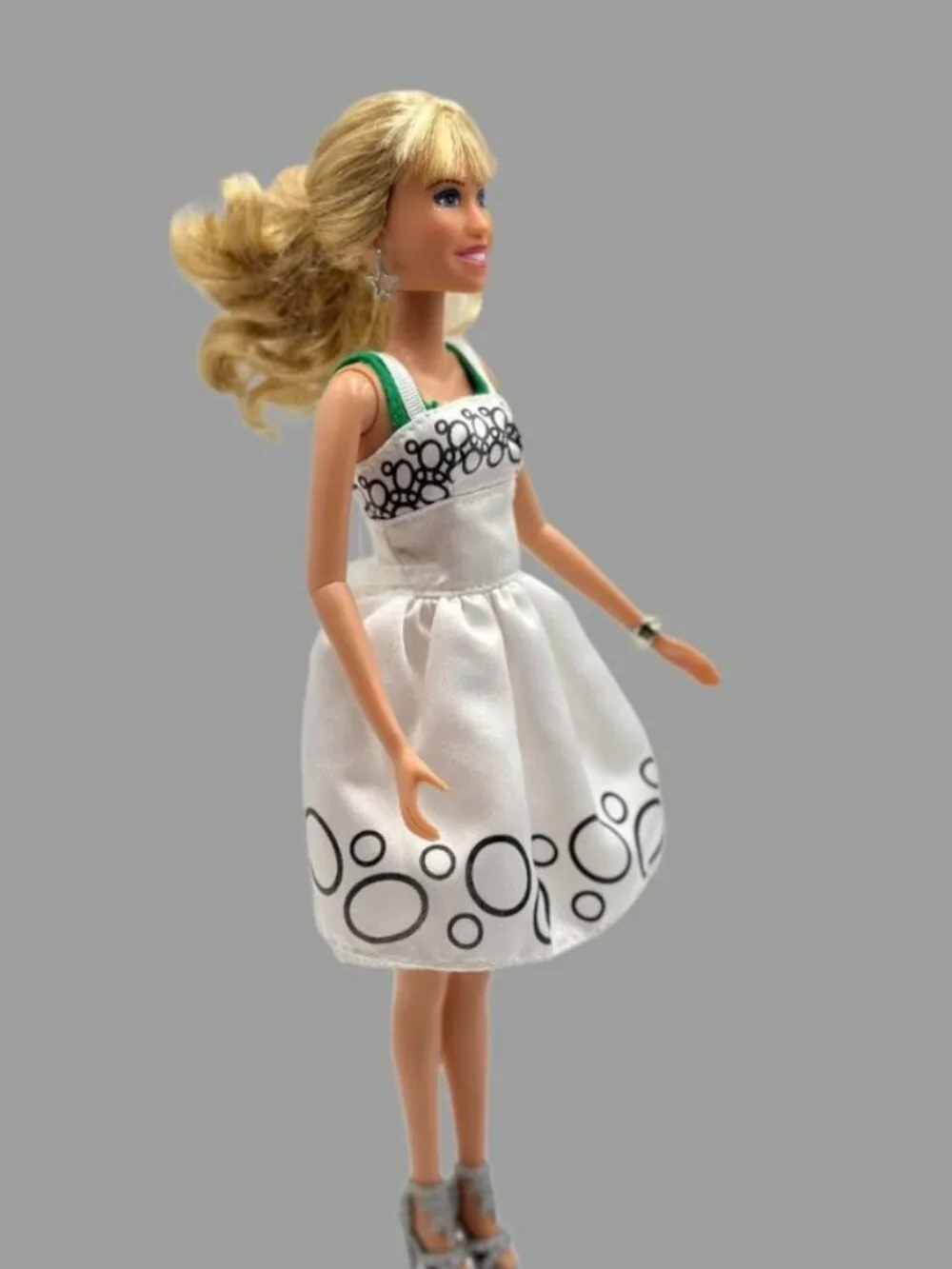 2008 Hannah Montana Fashion Moves Doll JAKKS Disney + Extra Miley Fashion Dress
